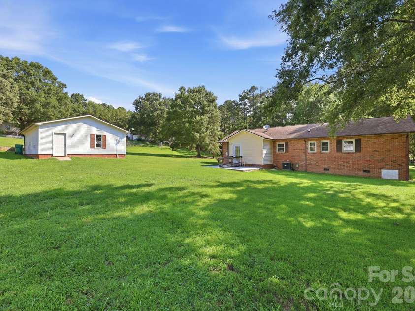 558 Snuggs Street, Albemarle, NC 28001.  MLS# CAR4410926, YatesRealty ID 43135. 