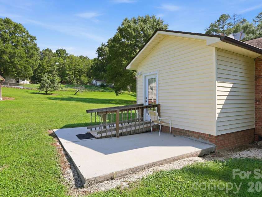 558 Snuggs Street, Albemarle, NC 28001.  MLS# CAR4410926, YatesRealty ID 43135. 
