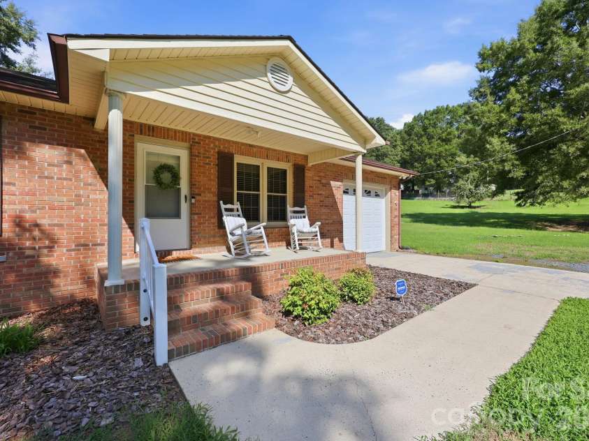 558 Snuggs Street, Albemarle, NC 28001.  MLS# CAR4410926, YatesRealty ID 43135. 