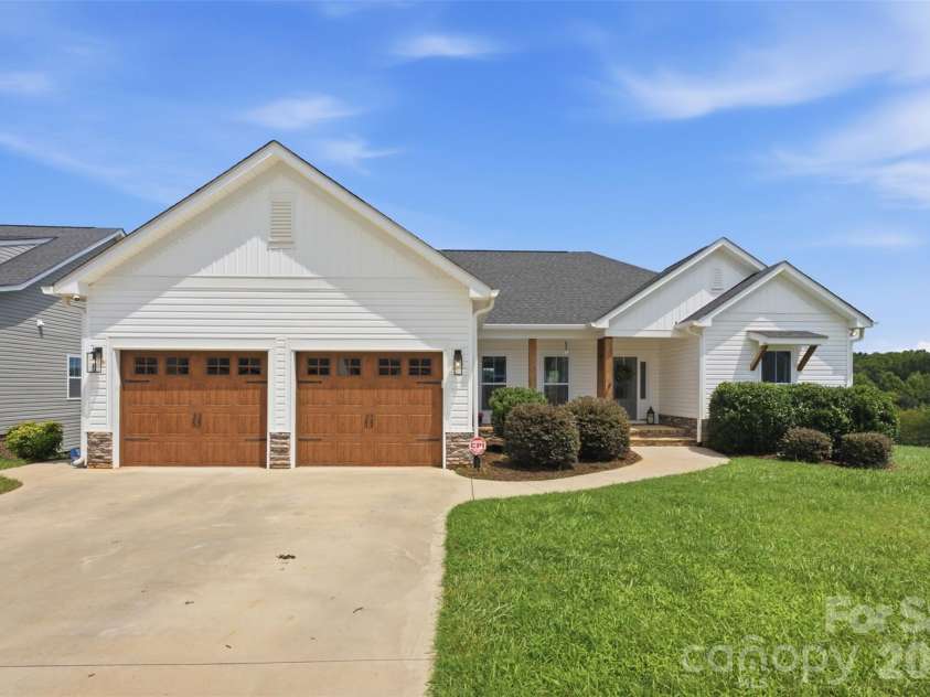 233 Pinnacle Crossing, Shelby, NC 28152.  MLS# CAR4411064, YatesRealty ID 43136. 