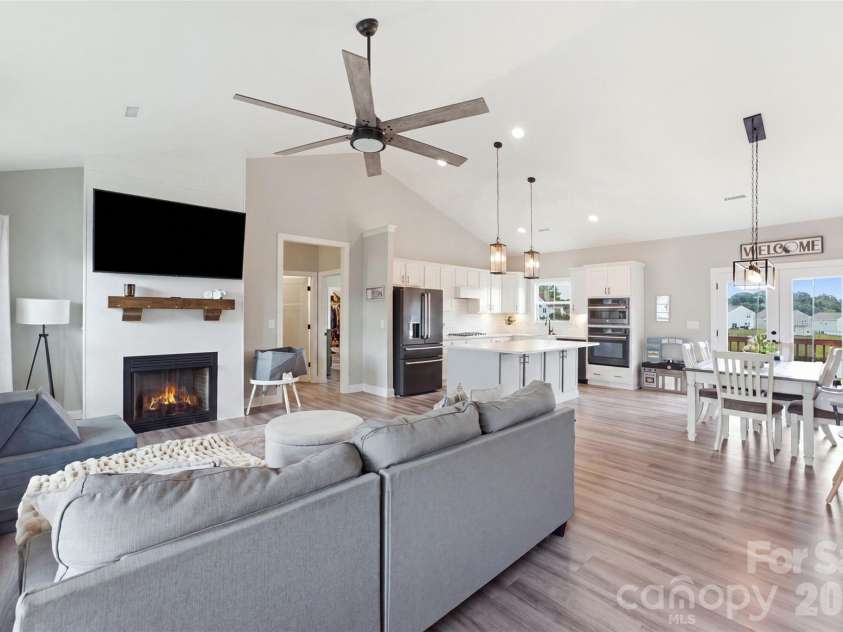 233 Pinnacle Crossing, Shelby, NC 28152.  MLS# CAR4411064, YatesRealty ID 43136. 