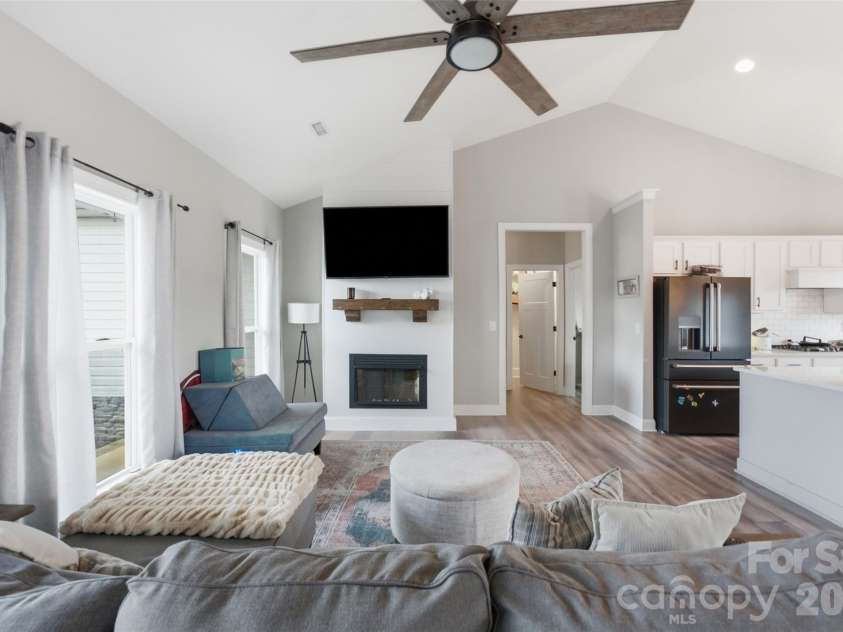 233 Pinnacle Crossing, Shelby, NC 28152.  MLS# CAR4411064, YatesRealty ID 43136. 