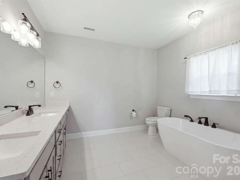 233 Pinnacle Crossing, Shelby, NC 28152.  MLS# CAR4411064, YatesRealty ID 43136. 