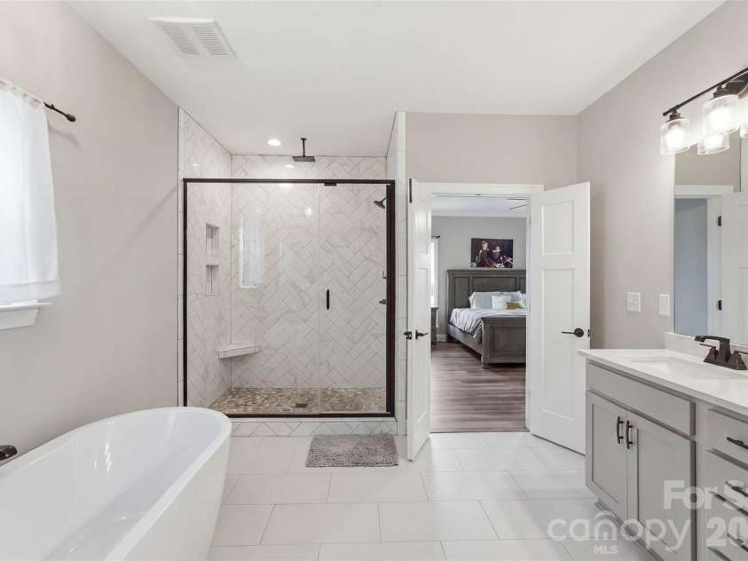 233 Pinnacle Crossing, Shelby, NC 28152.  MLS# CAR4411064, YatesRealty ID 43136. 