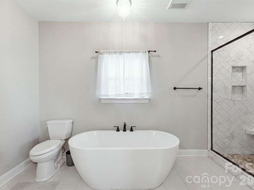233 Pinnacle Crossing, Shelby, NC 28152.  MLS# CAR4411064, YatesRealty ID 43136. 