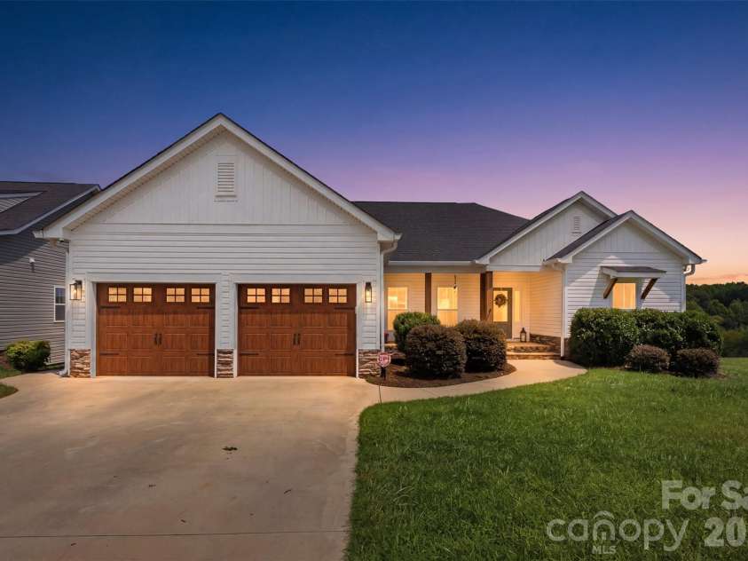 233 Pinnacle Crossing, Shelby, NC 28152.  MLS# CAR4411064, YatesRealty ID 43136. 