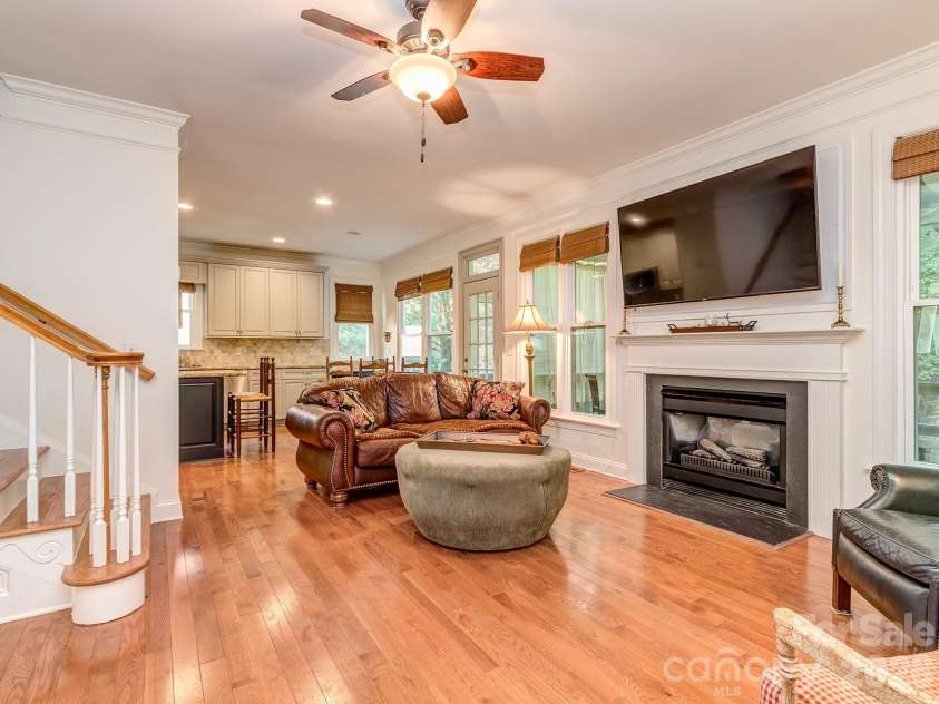 223 Brackenbury Lane, Charlotte, NC 28270.  MLS# CAR4404360, YatesRealty ID 43137. 