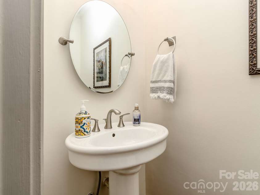 223 Brackenbury Lane, Charlotte, NC 28270.  MLS# CAR4404360, YatesRealty ID 43137. Half Bath