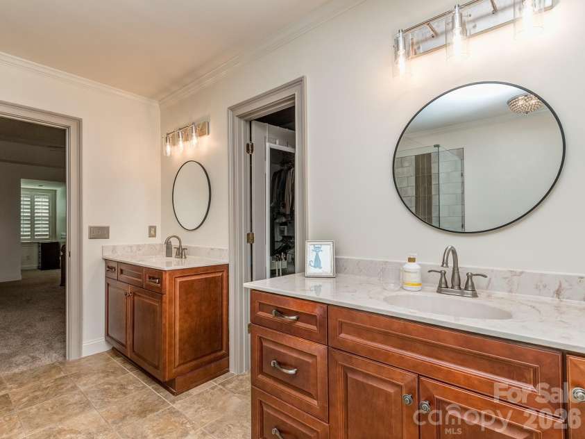 223 Brackenbury Lane, Charlotte, NC 28270.  MLS# CAR4404360, YatesRealty ID 43137. Primary Bath
