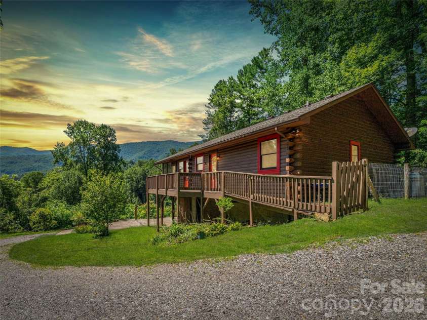3543 Dark Ridge Road, Sylva, NC 28779.  MLS# CAR4410870, YatesRealty ID 43138. Driveway Front View