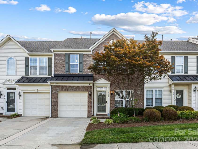 128 Autumn Falls Drive, Lake Wylie, SC 29710.  MLS# CAR4287953, YatesRealty ID 4314. 