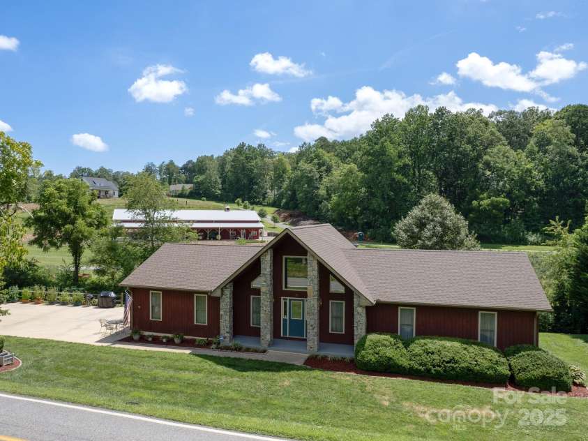 20 Brooks Cove Road, Candler, NC 28715.  MLS# CAR4255964, YatesRealty ID 4314. 