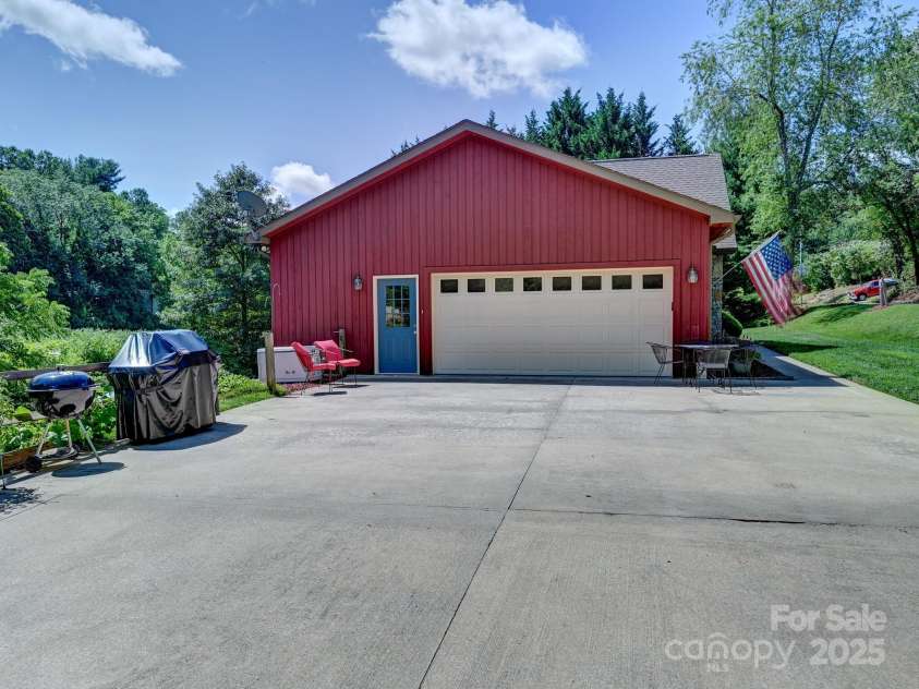 20 Brooks Cove Road, Candler, NC 28715.  MLS# CAR4255964, YatesRealty ID 4314. 