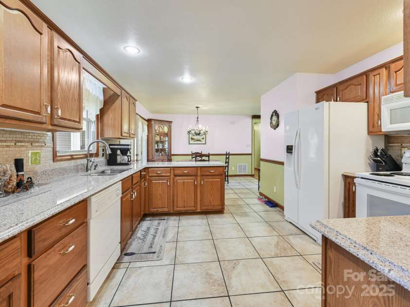 20 Brooks Cove Road, Candler, NC 28715.  MLS# CAR4255964, YatesRealty ID 4314. 