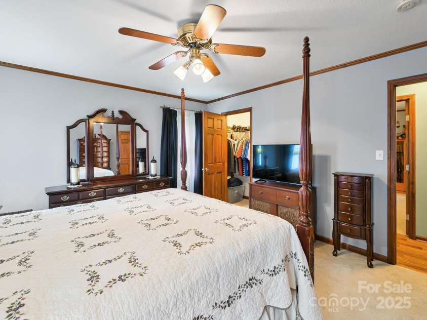 20 Brooks Cove Road, Candler, NC 28715.  MLS# CAR4255964, YatesRealty ID 4314. 