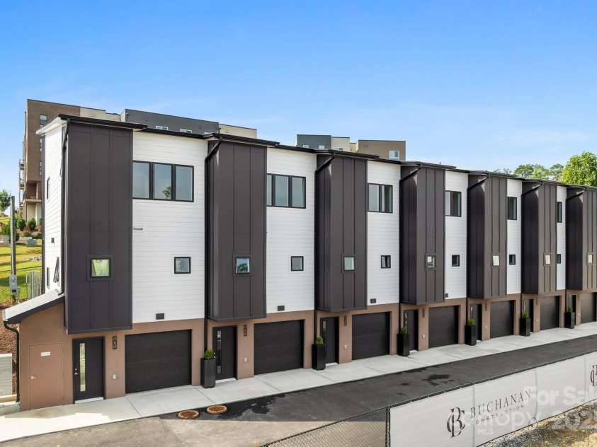 3 Lee Garden Lane, Asheville, NC 28801.  MLS# CAR4129243, YatesRealty ID 4314. 