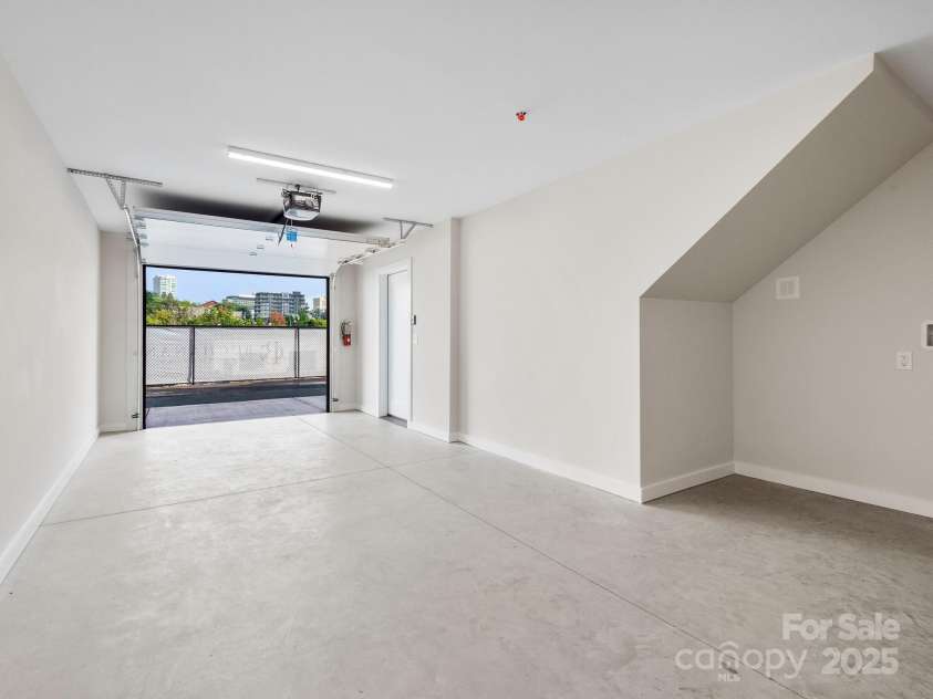 3 Lee Garden Lane, Asheville, NC 28801.  MLS# CAR4328368, YatesRealty ID 4314. 