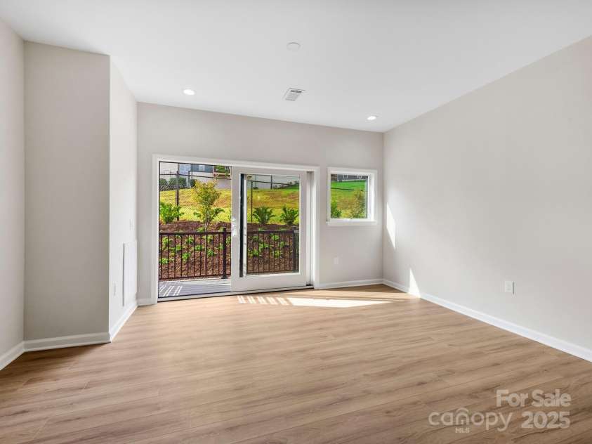 3 Lee Garden Lane, Asheville, NC 28801.  MLS# CAR4328368, YatesRealty ID 4314. 