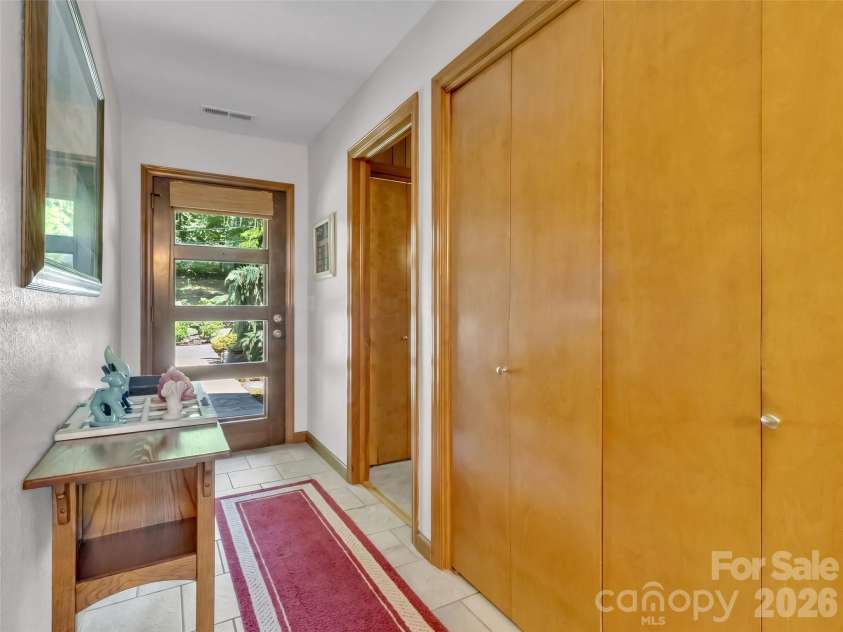 43 Red Oak Drive, Maggie Valley, NC 28751.  MLS# CAR4413068, YatesRealty ID 43140. 