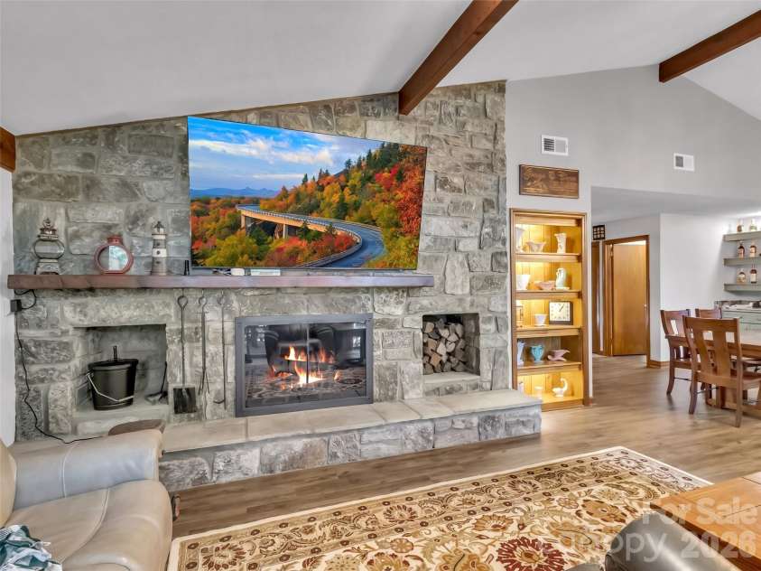 43 Red Oak Drive, Maggie Valley, NC 28751.  MLS# CAR4413068, YatesRealty ID 43140. 