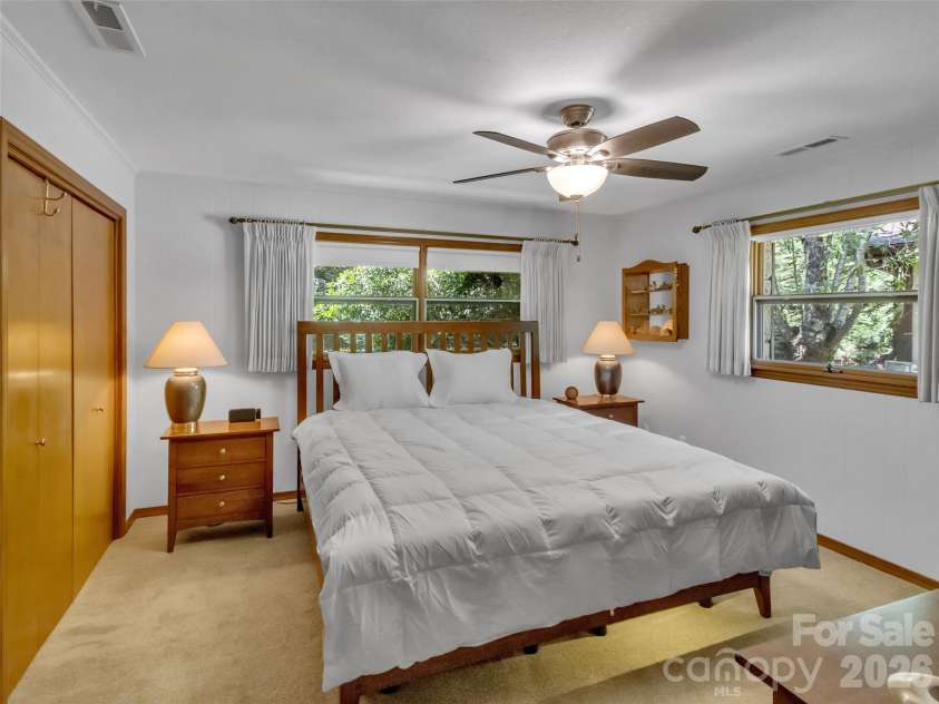 43 Red Oak Drive, Maggie Valley, NC 28751.  MLS# CAR4413068, YatesRealty ID 43140. 