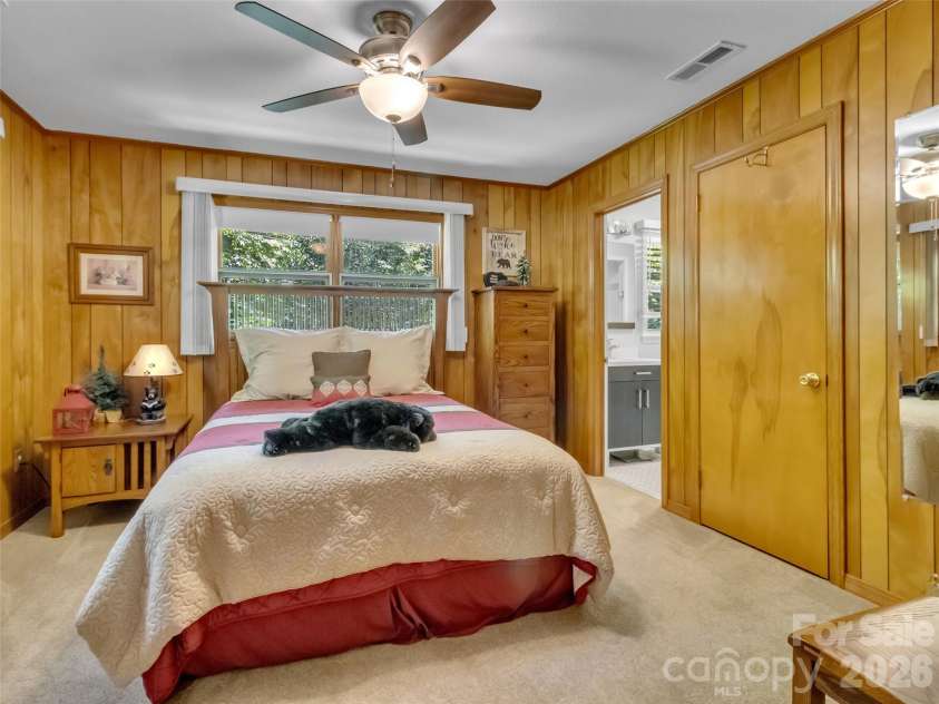 43 Red Oak Drive, Maggie Valley, NC 28751.  MLS# CAR4413068, YatesRealty ID 43140. 