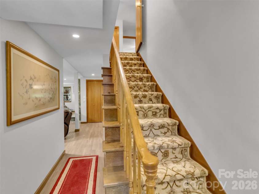 43 Red Oak Drive, Maggie Valley, NC 28751.  MLS# CAR4413068, YatesRealty ID 43140. 