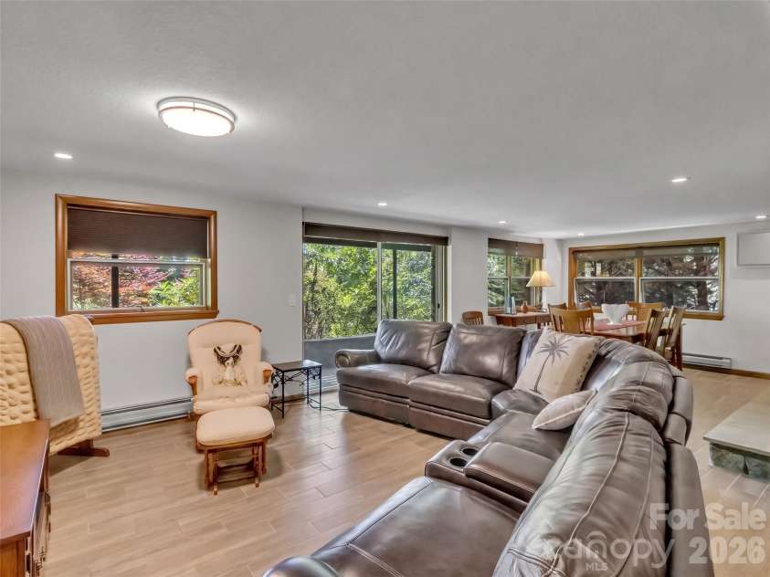 43 Red Oak Drive, Maggie Valley, NC 28751.  MLS# CAR4413068, YatesRealty ID 43140. 