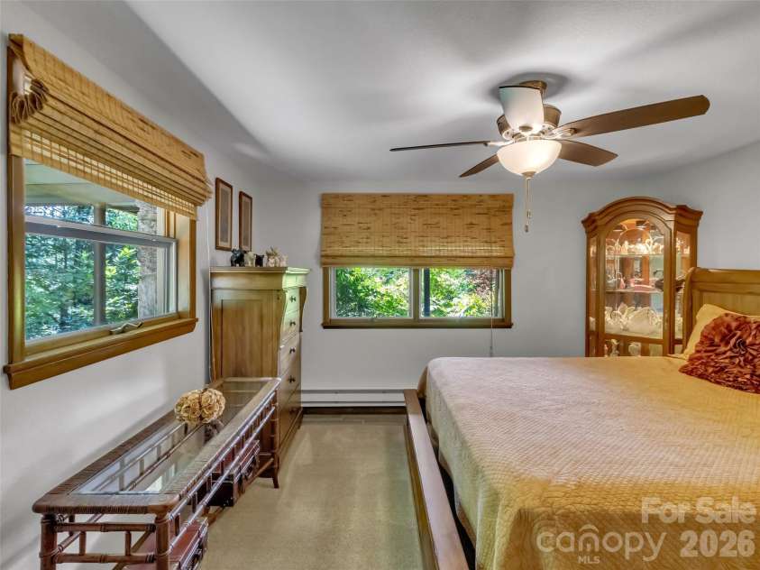 43 Red Oak Drive, Maggie Valley, NC 28751.  MLS# CAR4413068, YatesRealty ID 43140. 