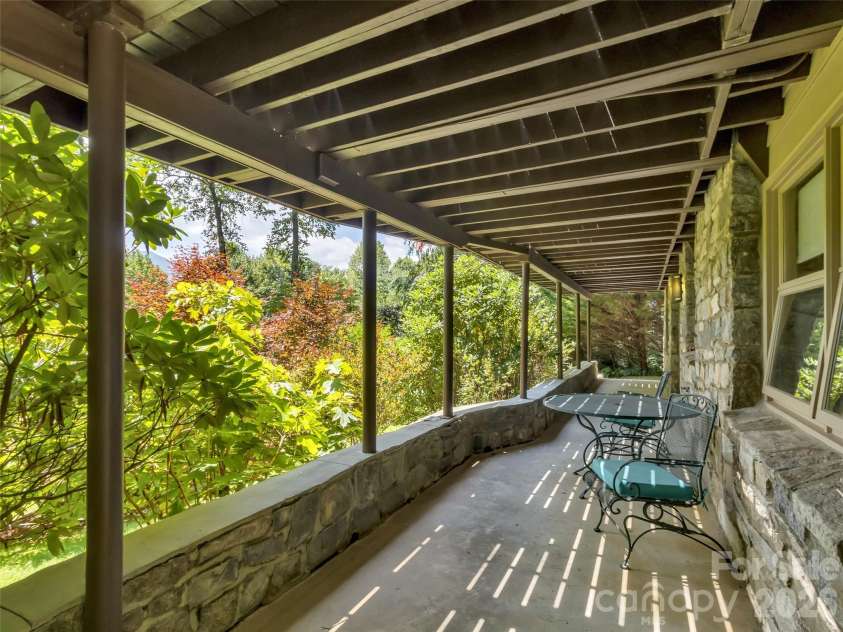 43 Red Oak Drive, Maggie Valley, NC 28751.  MLS# CAR4413068, YatesRealty ID 43140. 