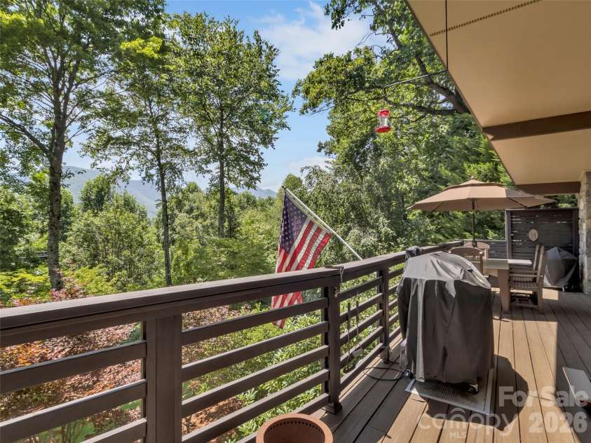 43 Red Oak Drive, Maggie Valley, NC 28751.  MLS# CAR4413068, YatesRealty ID 43140. 