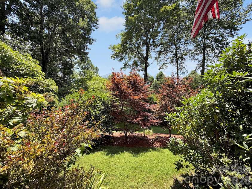 43 Red Oak Drive, Maggie Valley, NC 28751.  MLS# CAR4413068, YatesRealty ID 43140. 