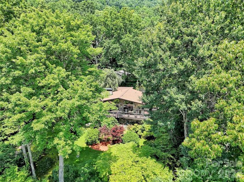 43 Red Oak Drive, Maggie Valley, NC 28751.  MLS# CAR4413068, YatesRealty ID 43140. 