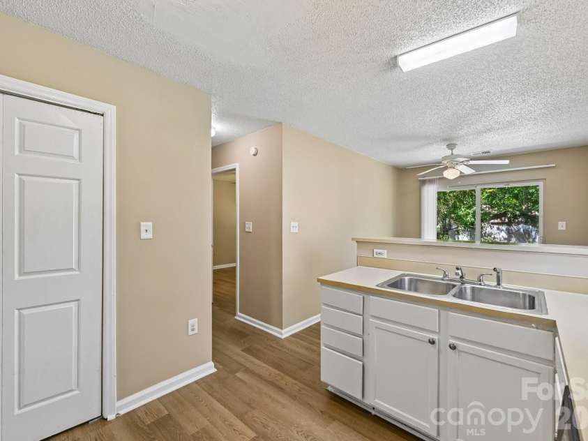 2664 Old Steele Creek Road, Charlotte, NC 28208.  MLS# CAR4411594, YatesRealty ID 43142. 