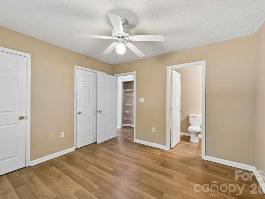2664 Old Steele Creek Road, Charlotte, NC 28208.  MLS# CAR4411594, YatesRealty ID 43142. 