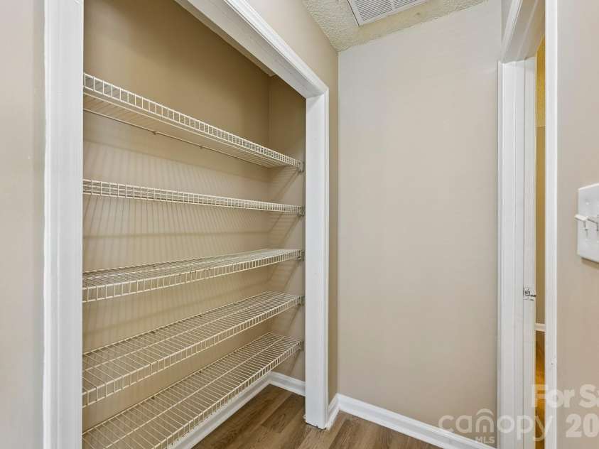 2664 Old Steele Creek Road, Charlotte, NC 28208.  MLS# CAR4411594, YatesRealty ID 43142. 