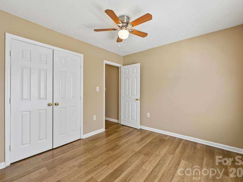 2664 Old Steele Creek Road, Charlotte, NC 28208.  MLS# CAR4411594, YatesRealty ID 43142. 