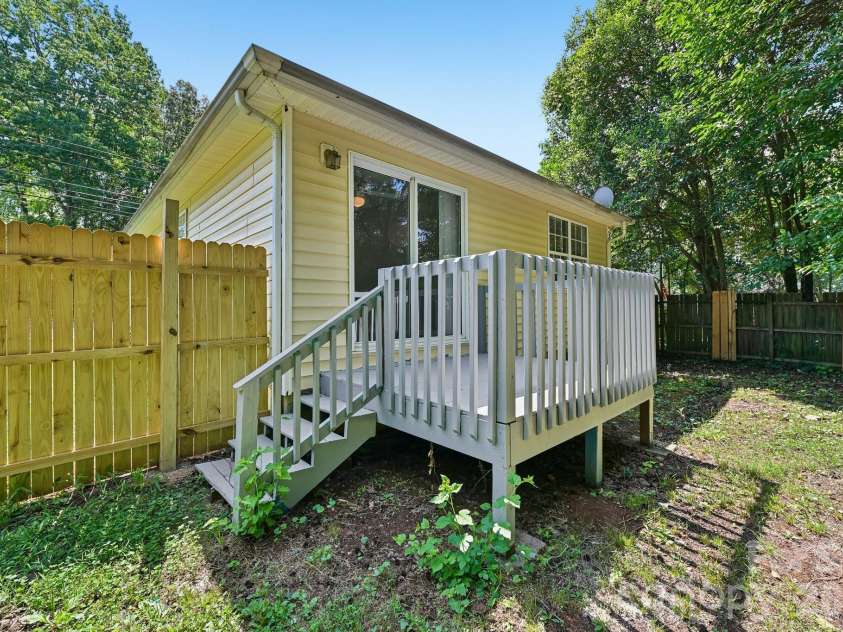 2664 Old Steele Creek Road, Charlotte, NC 28208.  MLS# CAR4411594, YatesRealty ID 43142. 