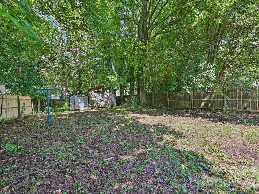 2664 Old Steele Creek Road, Charlotte, NC 28208.  MLS# CAR4411594, YatesRealty ID 43142. 