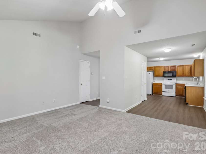 3611 Maggie Laney Drive, Charlotte, NC 28216.  MLS# CAR4411588, YatesRealty ID 43143. 