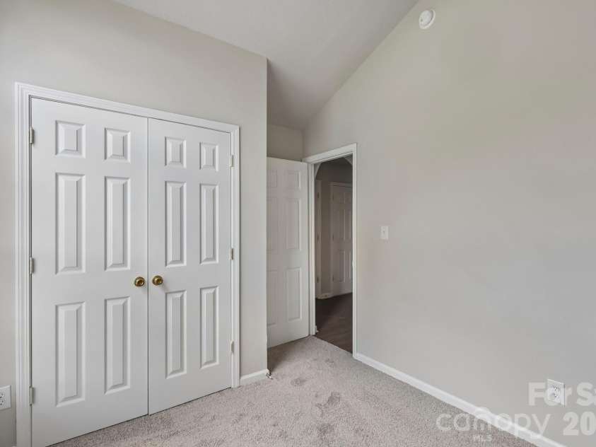 3611 Maggie Laney Drive, Charlotte, NC 28216.  MLS# CAR4411588, YatesRealty ID 43143. 