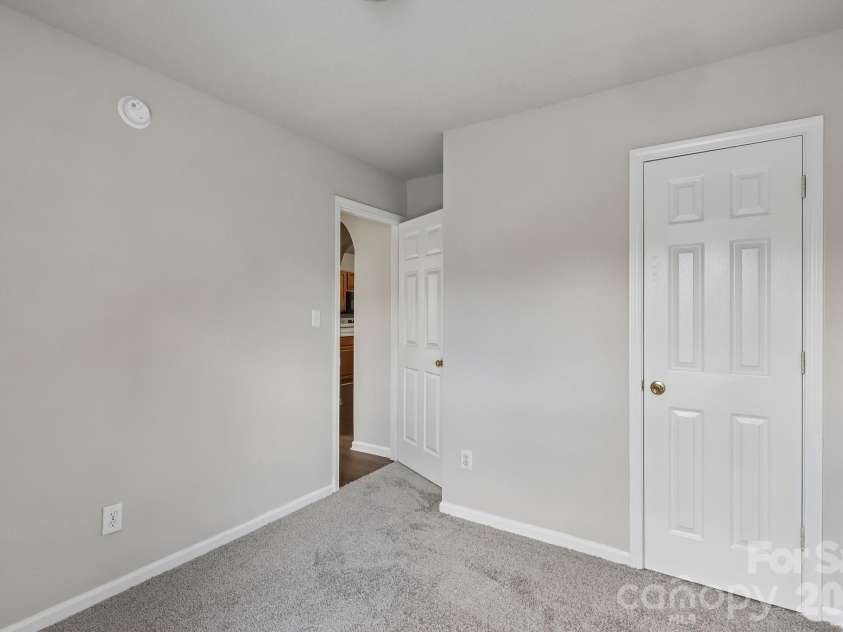 3611 Maggie Laney Drive, Charlotte, NC 28216.  MLS# CAR4411588, YatesRealty ID 43143. 