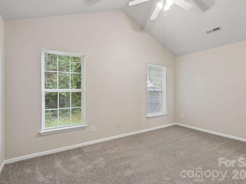 3611 Maggie Laney Drive, Charlotte, NC 28216.  MLS# CAR4411588, YatesRealty ID 43143. 