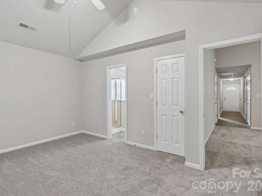 3611 Maggie Laney Drive, Charlotte, NC 28216.  MLS# CAR4411588, YatesRealty ID 43143. 