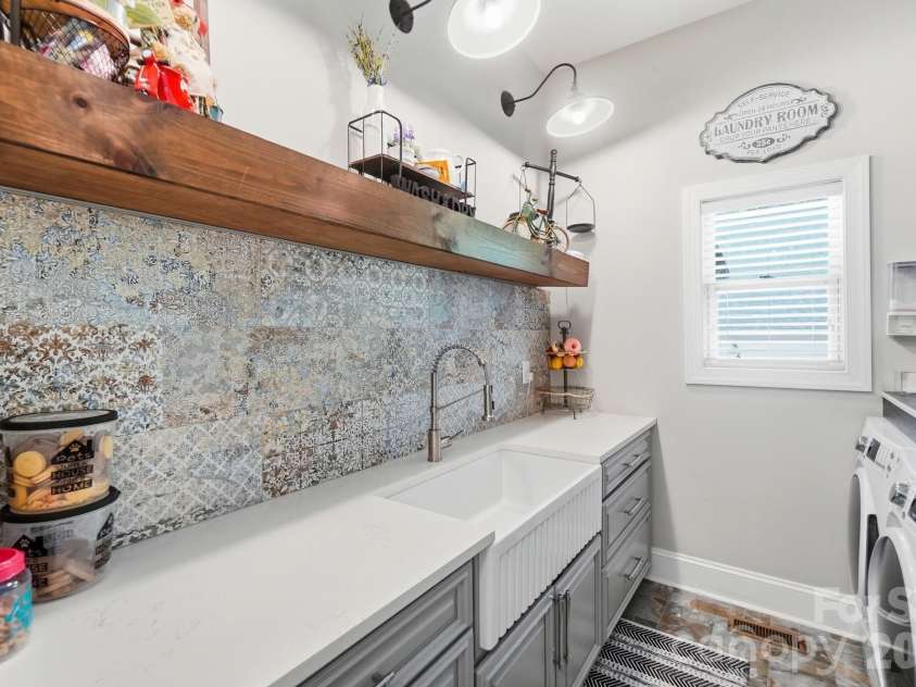 1500 Billy Howey Road, Waxhaw, NC 28173.  MLS# CAR4407706, YatesRealty ID 43144. 