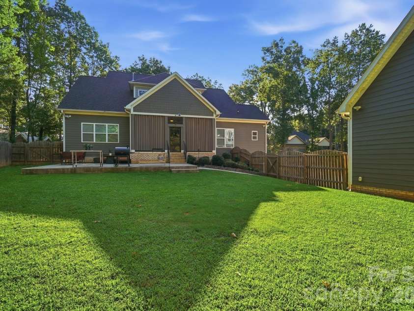 1500 Billy Howey Road, Waxhaw, NC 28173.  MLS# CAR4407706, YatesRealty ID 43144. 