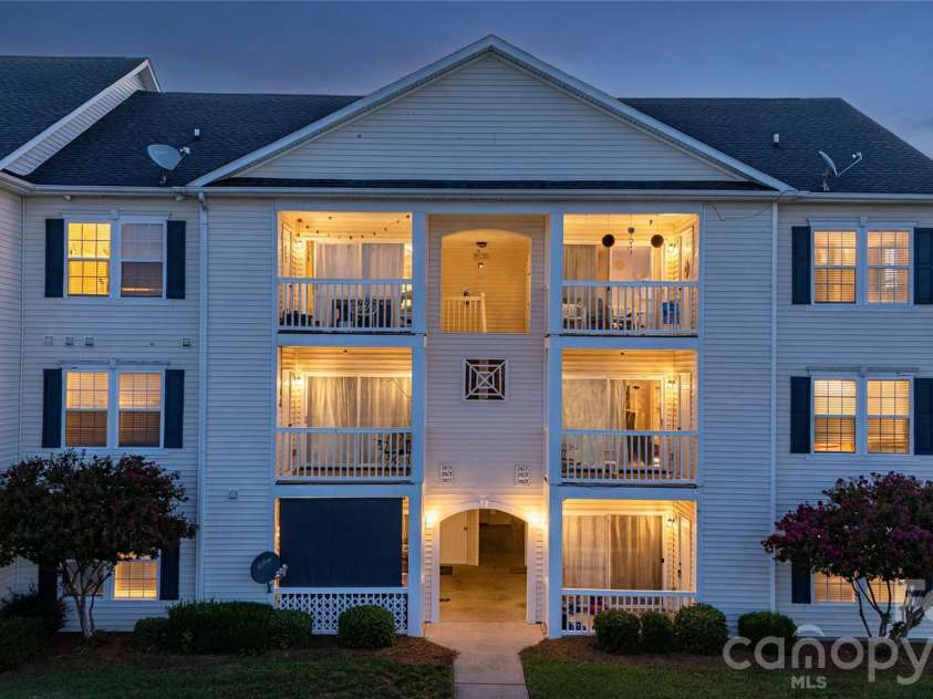 3811 Carl Parmer Drive, Harrisburg, NC 28075.  MLS# CAR4408514, YatesRealty ID 43145. 