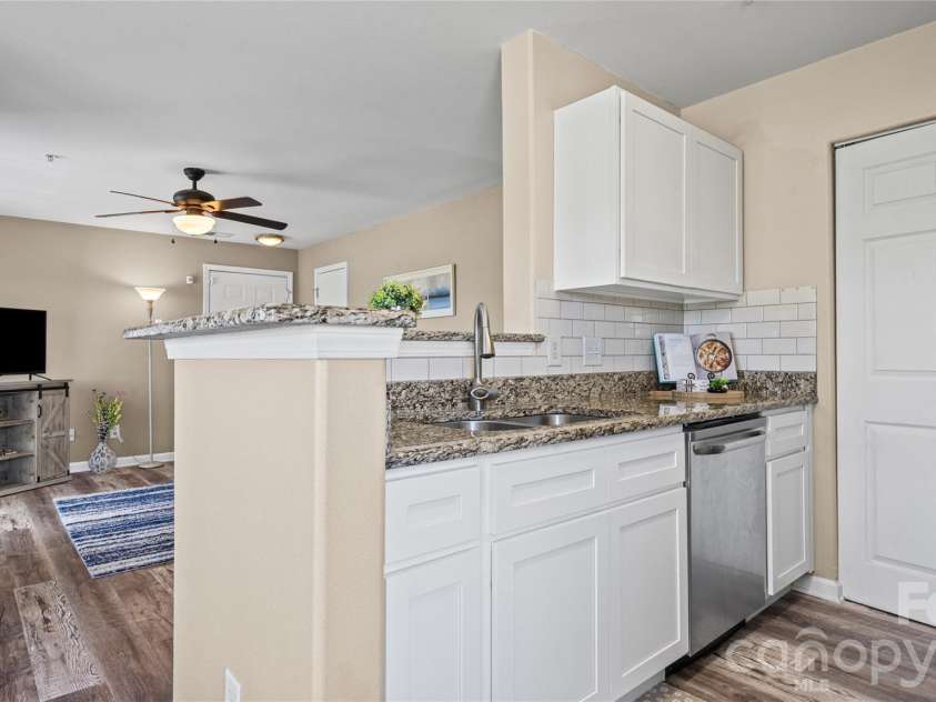 3811 Carl Parmer Drive, Harrisburg, NC 28075.  MLS# CAR4408514, YatesRealty ID 43145. Granite Counters & Stainless Appliances