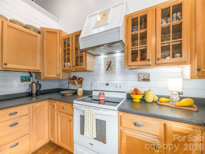 107 Tibi Lane, Waynesville, NC 28785.  MLS# CAR4411593, YatesRealty ID 43148. 