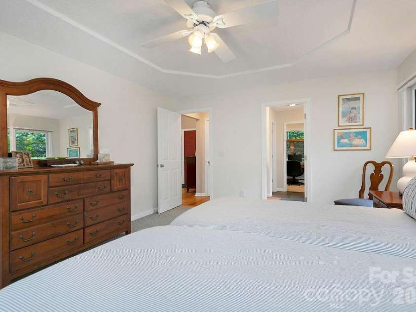 542 Soquili Drive, Brevard, NC 28712.  MLS# CAR4412344, YatesRealty ID 43149. 